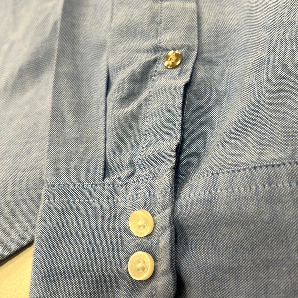Abercrombie and Fitch blue fitted dress shirt barely used - Picture 3 of 7